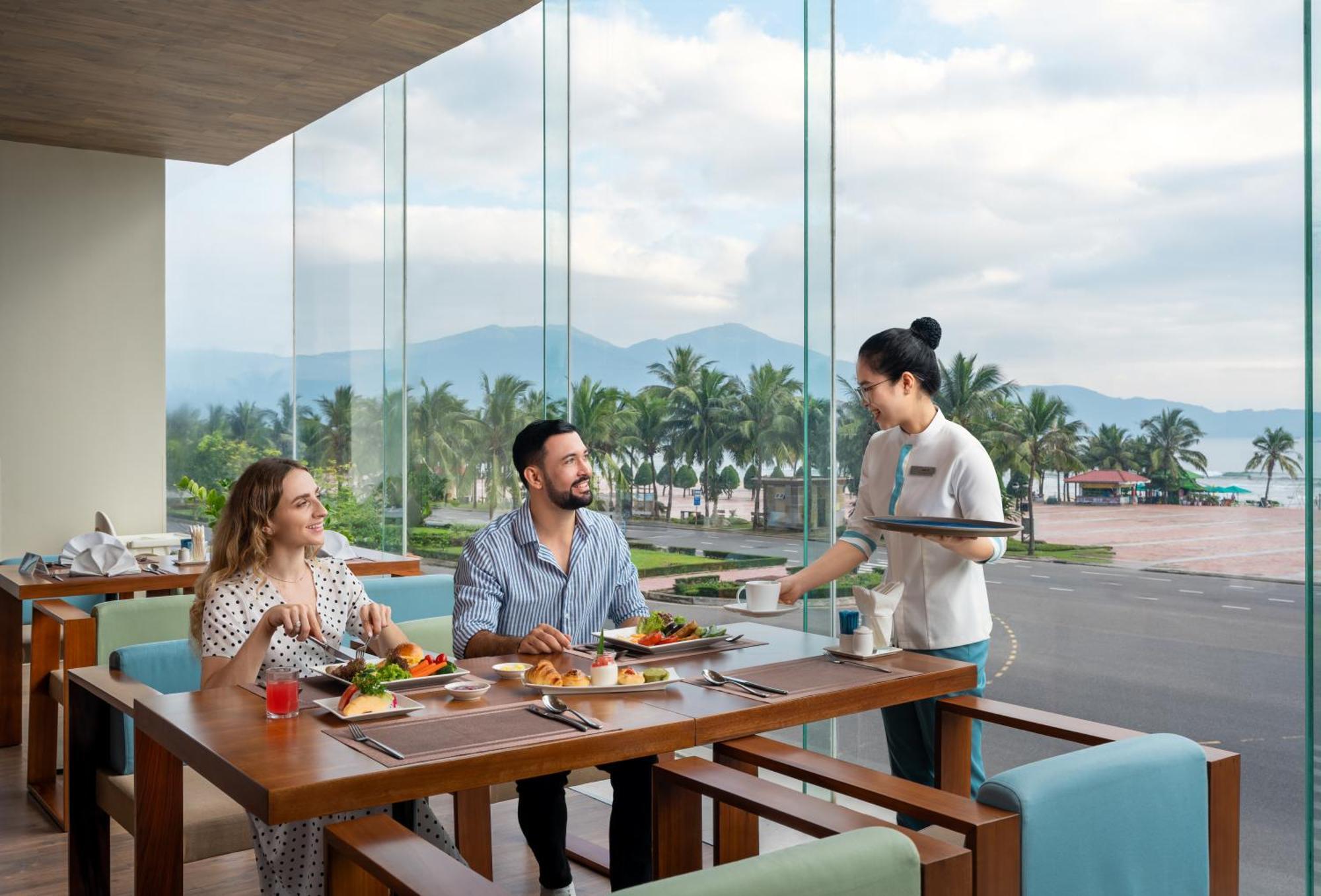 A La Carte Da Nang Beach Экстерьер фото