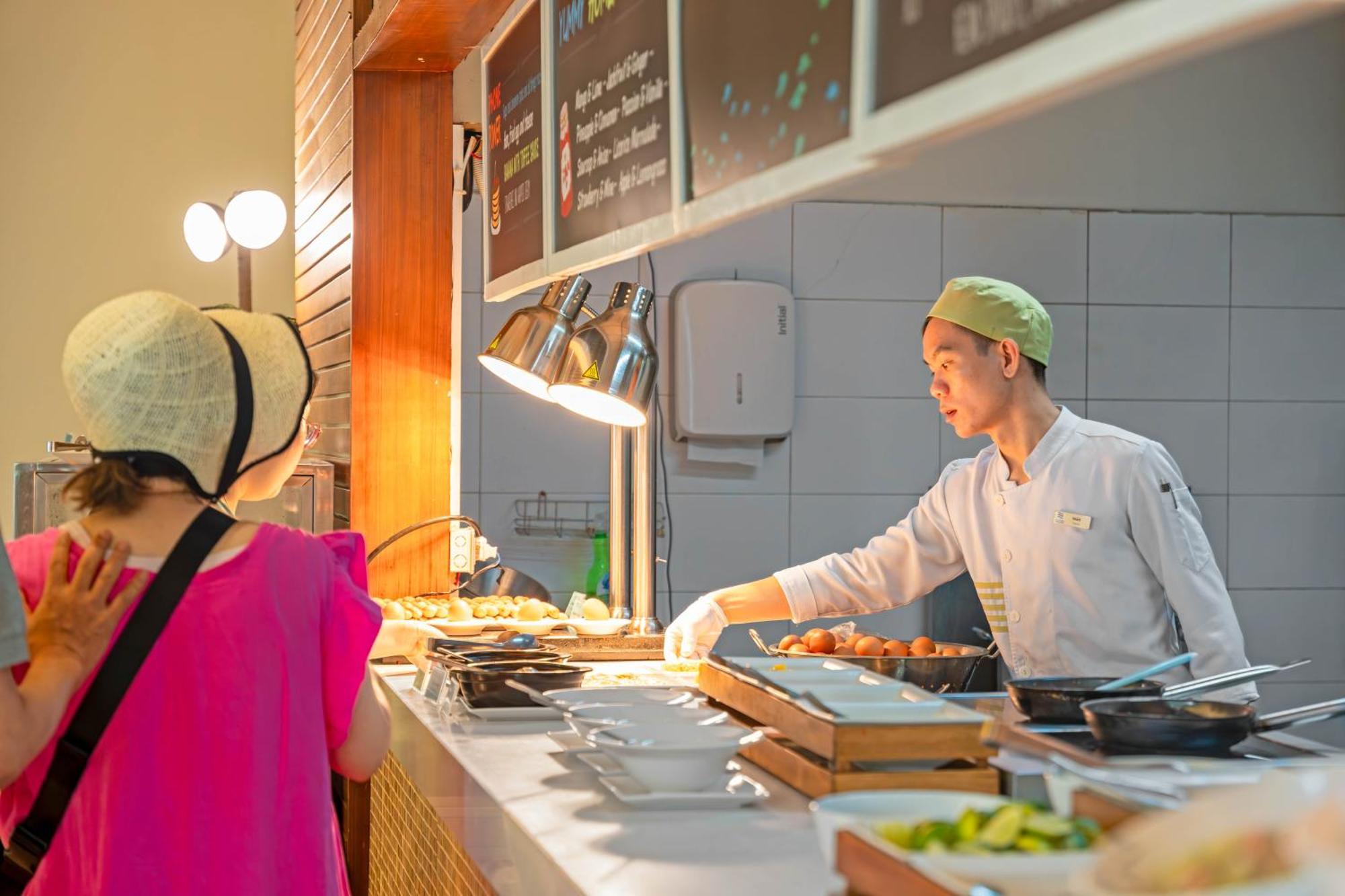 A La Carte Da Nang Beach Экстерьер фото