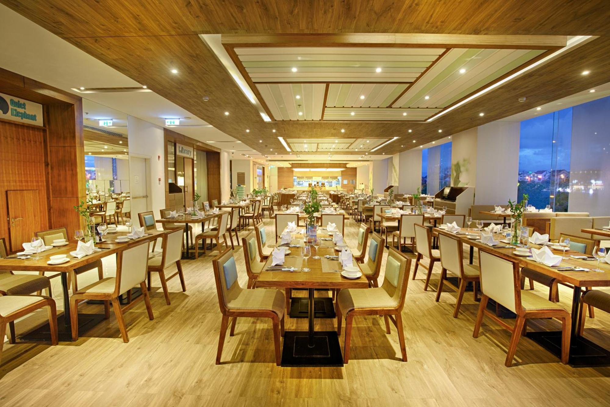 A La Carte Da Nang Beach Экстерьер фото