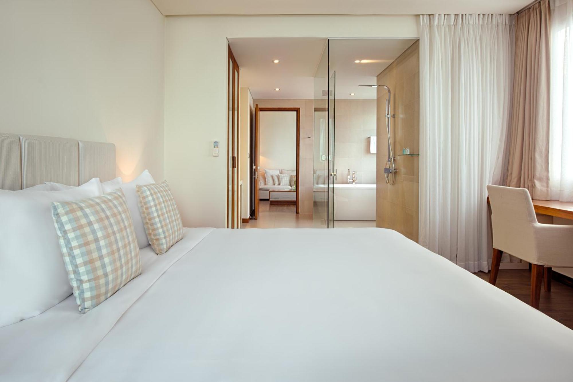 A La Carte Da Nang Beach Экстерьер фото
